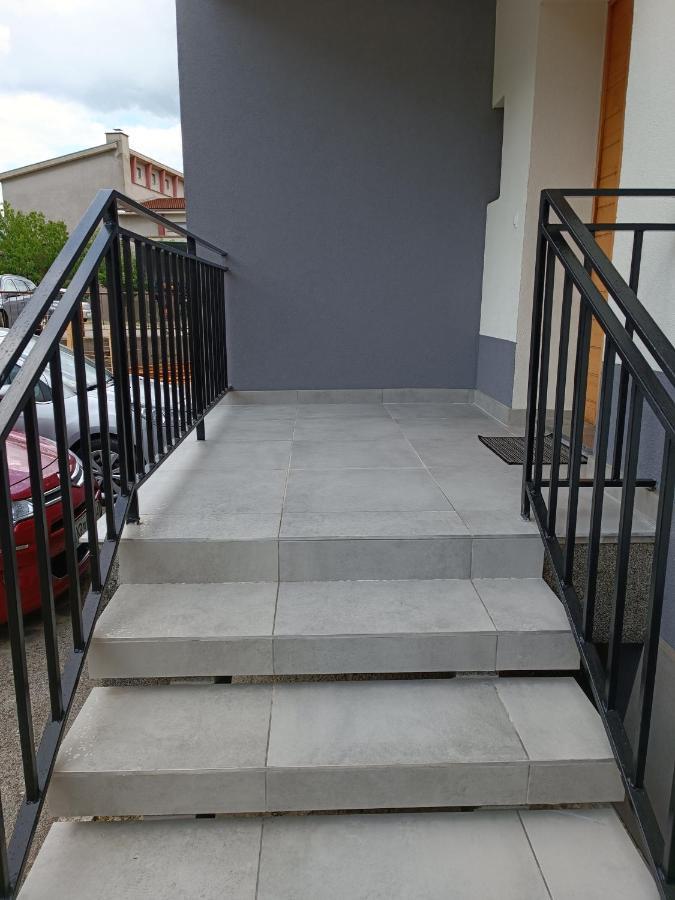 Apartments Aura Deskle Luaran gambar